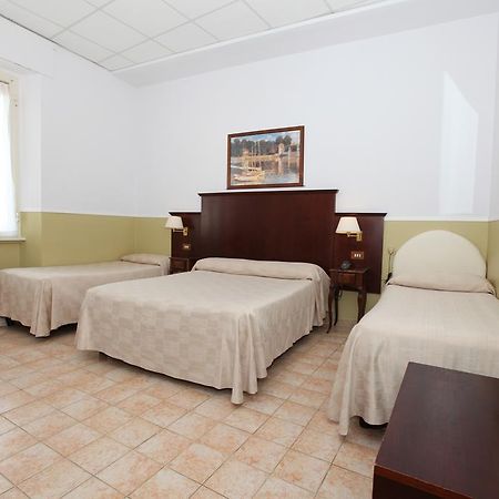 Hotel Belvedere Λίντο ντι Όστια Εξωτερικό φωτογραφία